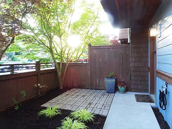 5th image of 2613 NW 59th St #B