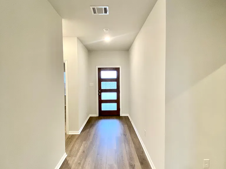 615 Metallic Tree Ln — Photo 7