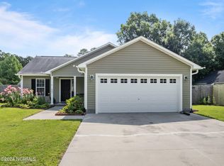 607 Foy Ave, Maysville, NC 28555