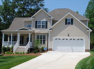 7920 Lagenaria Dr, Angier, NC 27501