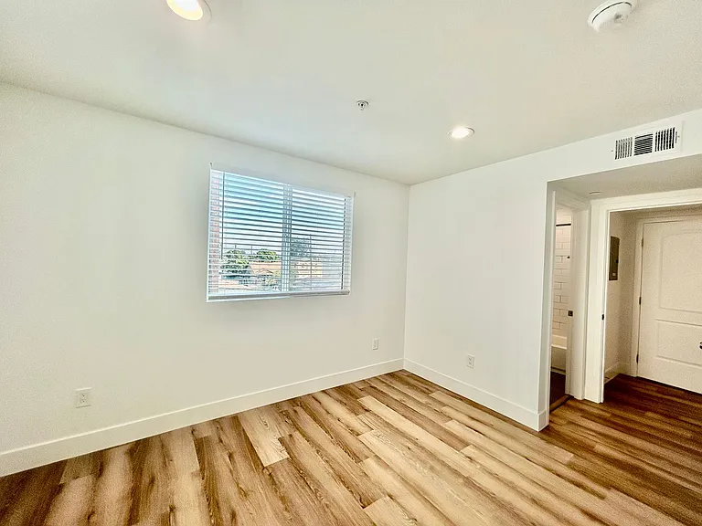 8418 S Main St — Photo 21