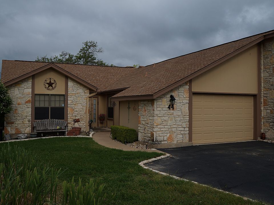 44 Oaks Place