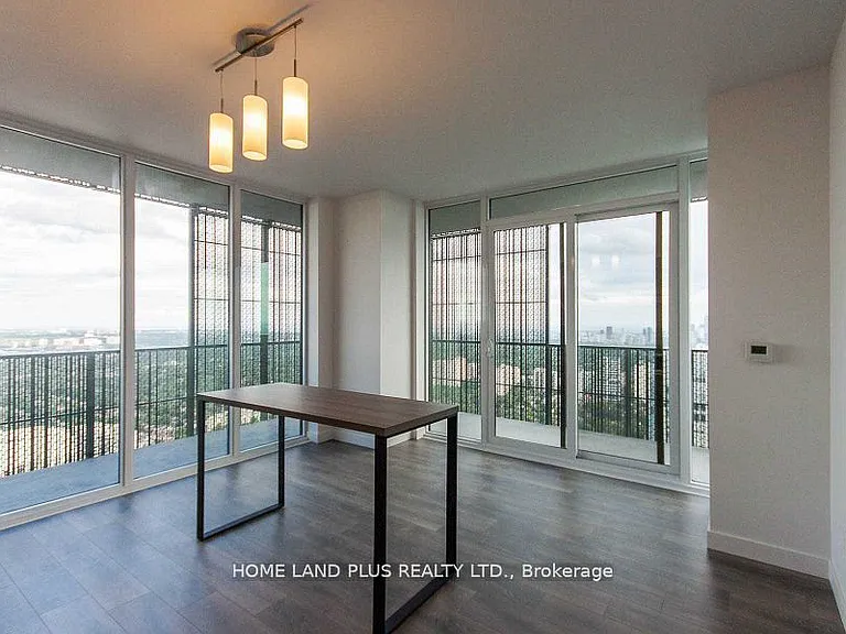 8 Eglinton Ave E #5111 — Photo 3
