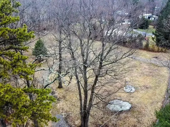 373 Birch Rd, Crystal Spring, PA 15536