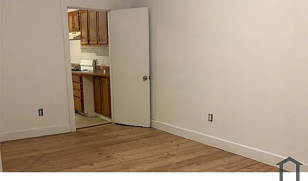 112 E Howard St #B — Photo 6