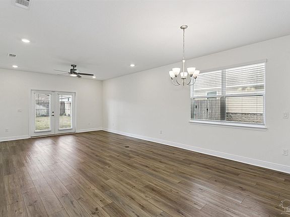 5th image of 4737 Majestic Palm St