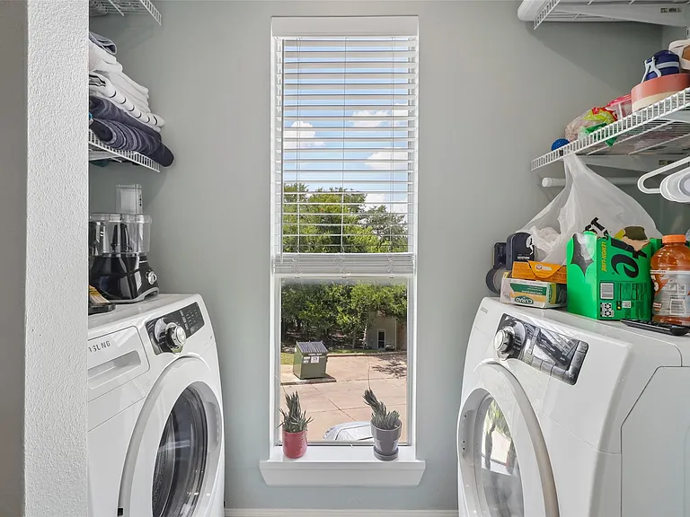 2450 Wickersham Ln #302 — Photo 9
