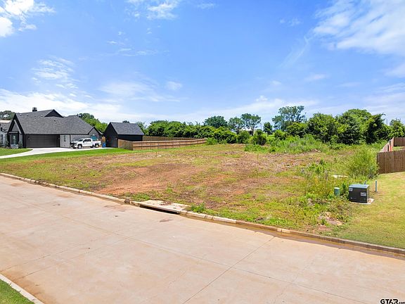 3rd image of 20249 Roebuck Dr