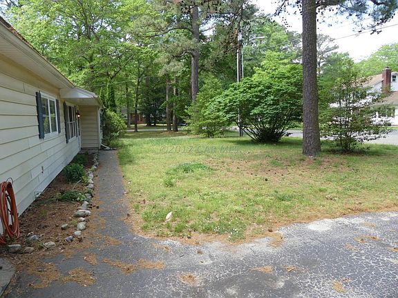 5th image of 115 Oaklee Dr