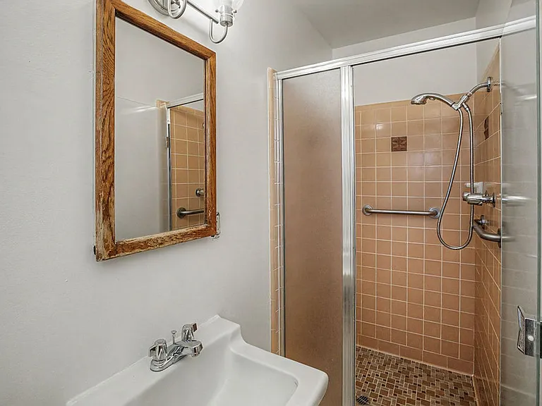 1119 Sunnyhill Ct — Photo 22