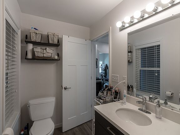 2nd image of 611 N 2nd St #1