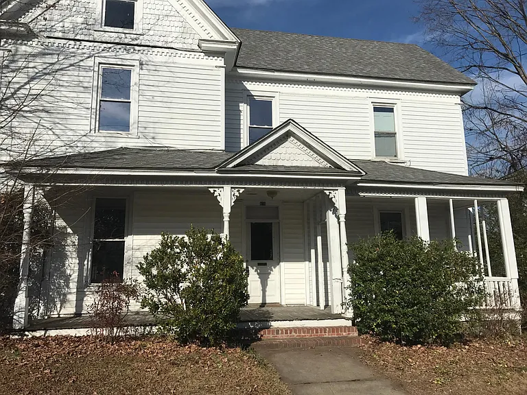 408 Guilford Ave--before latest renovations. Note detailed molding and more. Built in 1897, and built to stay. Extensive renovations and modernization over the years.