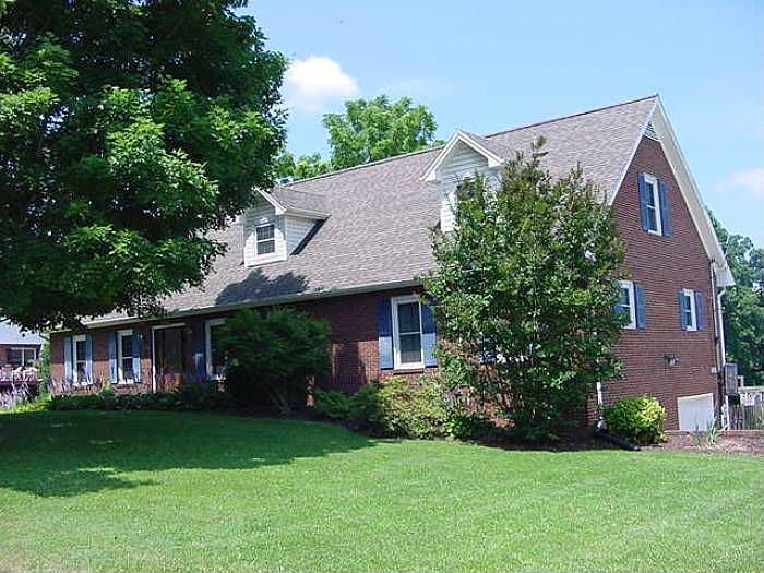 600 Sharon