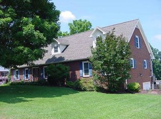600 Sharon Dr, Johnson City, TN 37604