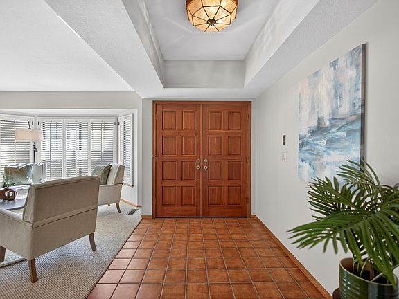 5th image of 14 Rose River Ct