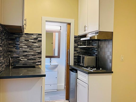 4th image of 40 Westminster Ave APT 6