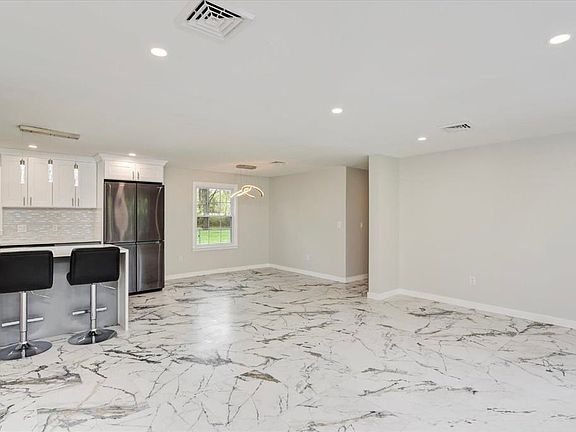 4th image of 466 Old Georges Rd