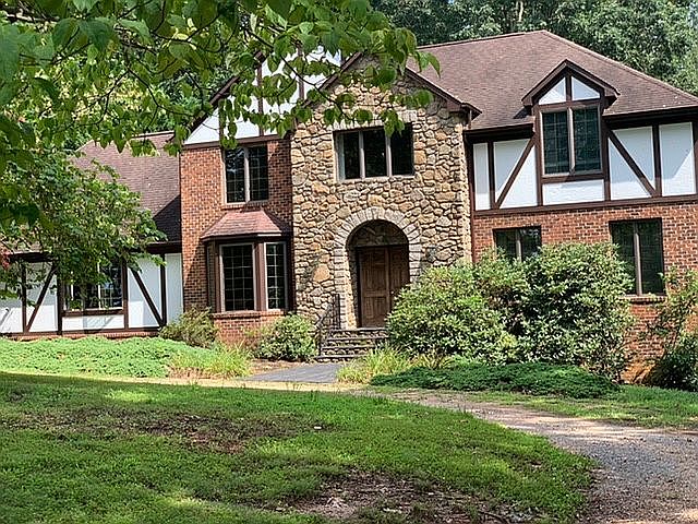 1st image of 203 Mount Haven Dr
