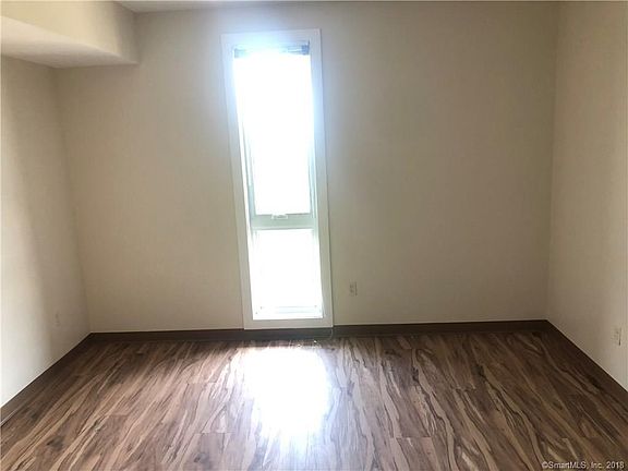 4th image of 657 Grand Ave APT 402