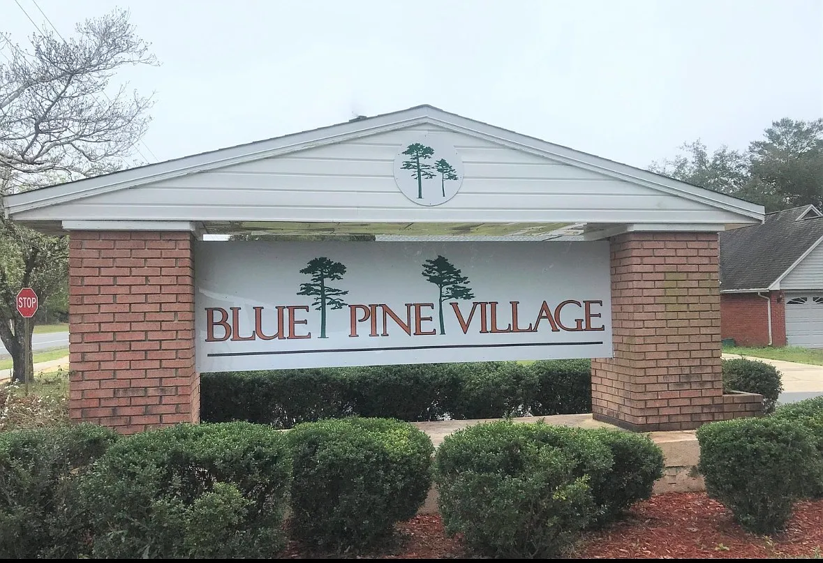 3 bed, 990 sqft, $2,100 — Photo 1