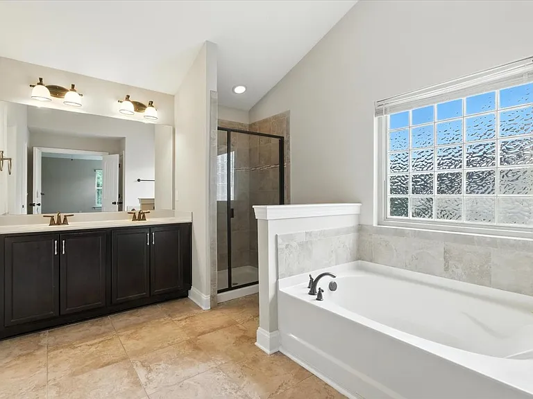 Primary bathroom ensuite