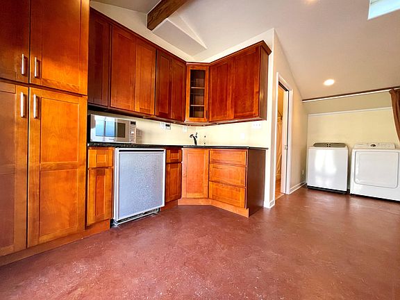 4th image of 961 Spencer Ave #1