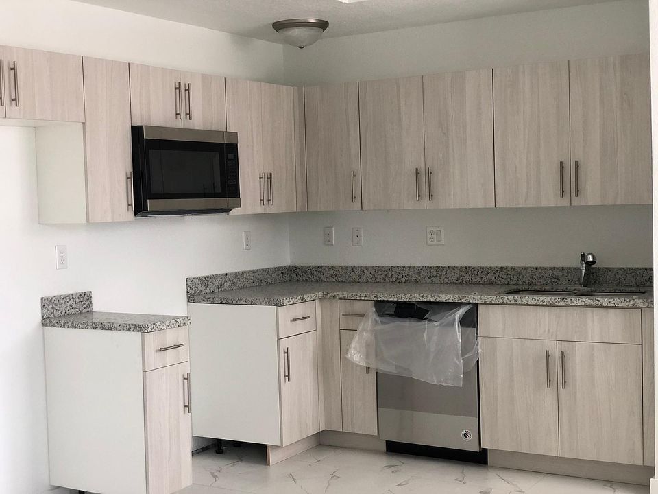 2nd image of 2400 W 5th Way