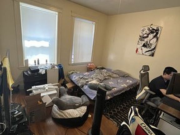 2nd image of 186 Kelton St #3