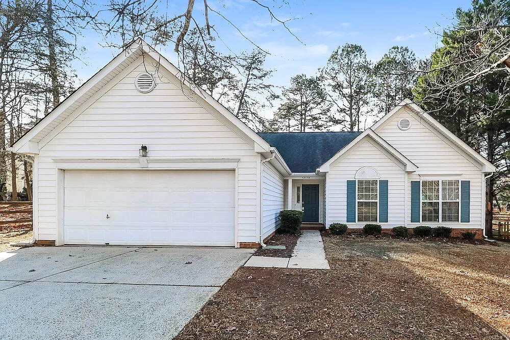 3 bed, 2.0 bath, 1430 sqft, $2,520 — Photo 1
