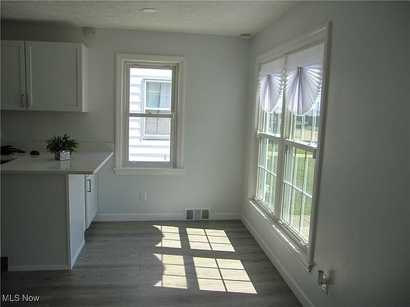 5th image of 7606 Wainstead Dr