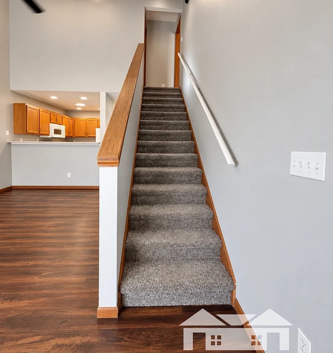 3 bed, 1059 sqft, $1,300 — Photo 2