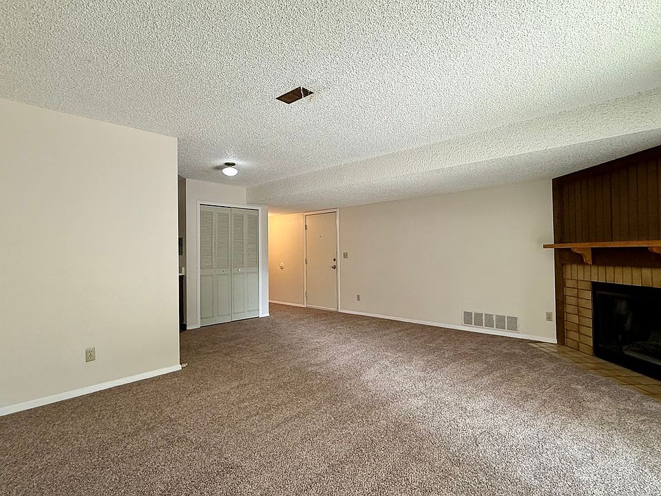 1st image of 1115 Holli Springs Ln #B