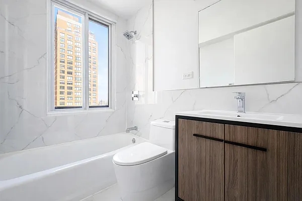 Bathroom, photo 1