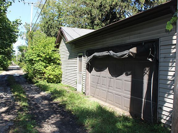 3rd image of 2213 Maffett St