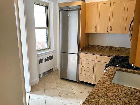5th image of 41 Park Ave APT 15C