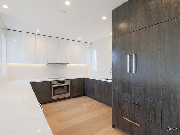 2nd image of 2621 Harrison St #Penthouse