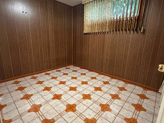 3rd image of 82 Sharpecroft Blvd #Basement