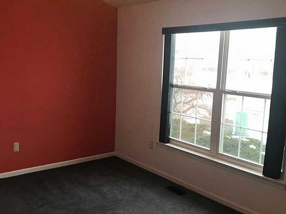 4th image of 7700 Summerdale Cir E