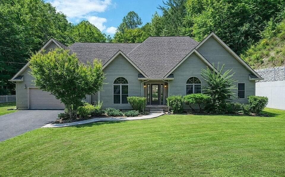 1st image of 239-239 Sulphur Springs Rd