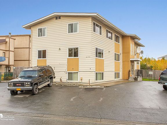 Exterior Front_1359-FULL