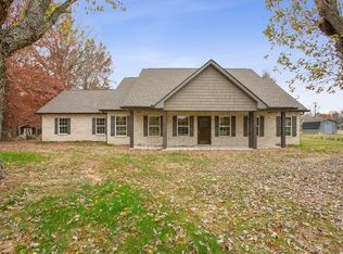 1005 Ellington Dr, Lafayette, TN 37083