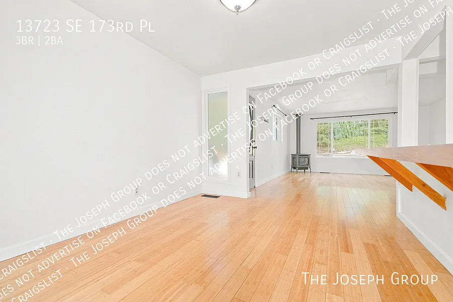 3-Bed Renton Charming Escape — Photo 4