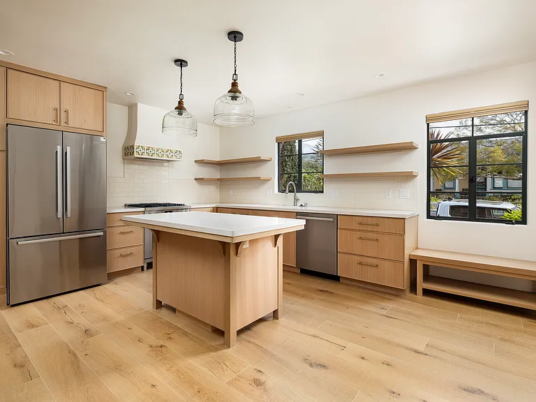 1235 Garden St — Photo 2