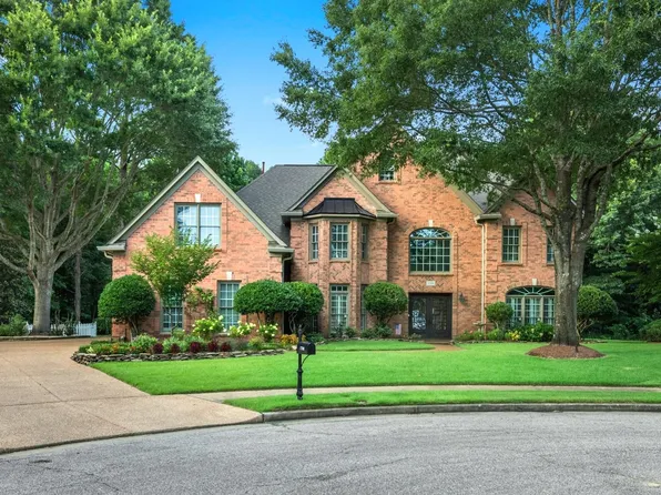 1700 Napier Woods Dr, Collierville, TN 38017