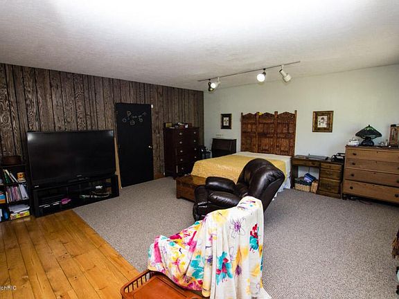 3rd image of 33565 Frantz Dr