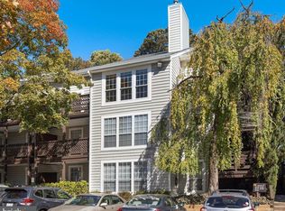 10184 Oakton Terrace Rd, Oakton, VA 22124