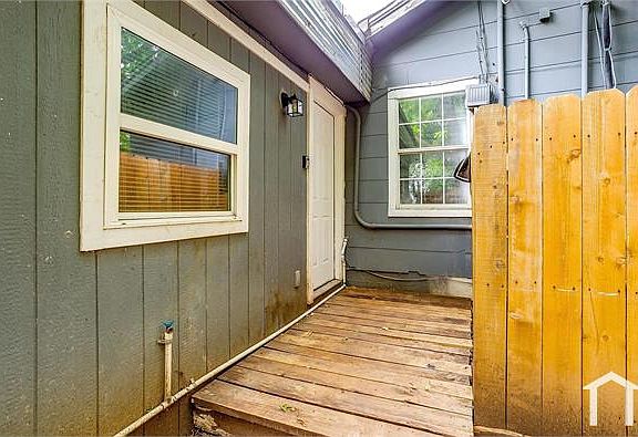 3rd image of 1712 Fagan Dr #A