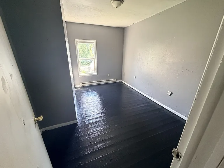 522 E Elm St — Photo 4