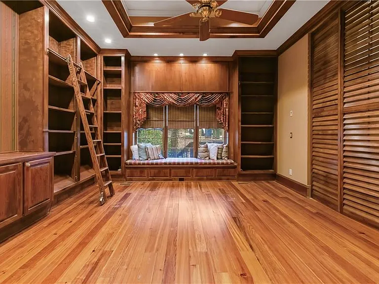 430 W Wesley Rd NW — Photo 39