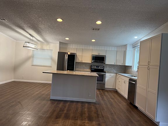 5th image of 9640 Huskens Ave